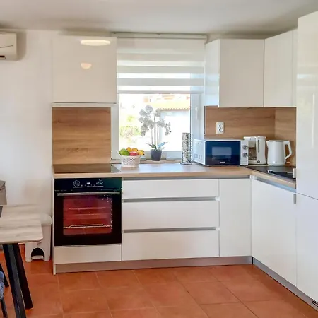 2 Bedroom Awesome In *