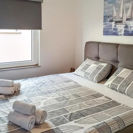 2 Bedroom Awesome In *